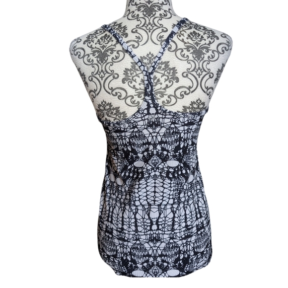 Lululemon Power Y Tank Top White Black Glacier Lace Rel: 12/2011 Women's size 8 - Picture 12 of 12